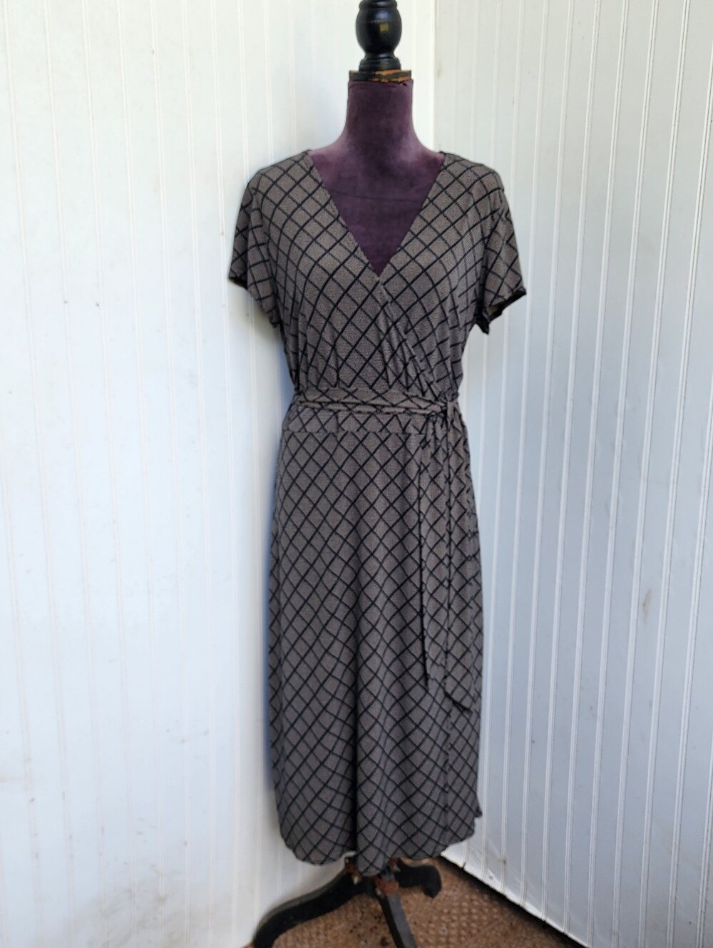 Pantlogy Women's Dress Black Gray Pattern Tie Belt V Neck Stretch Sz M